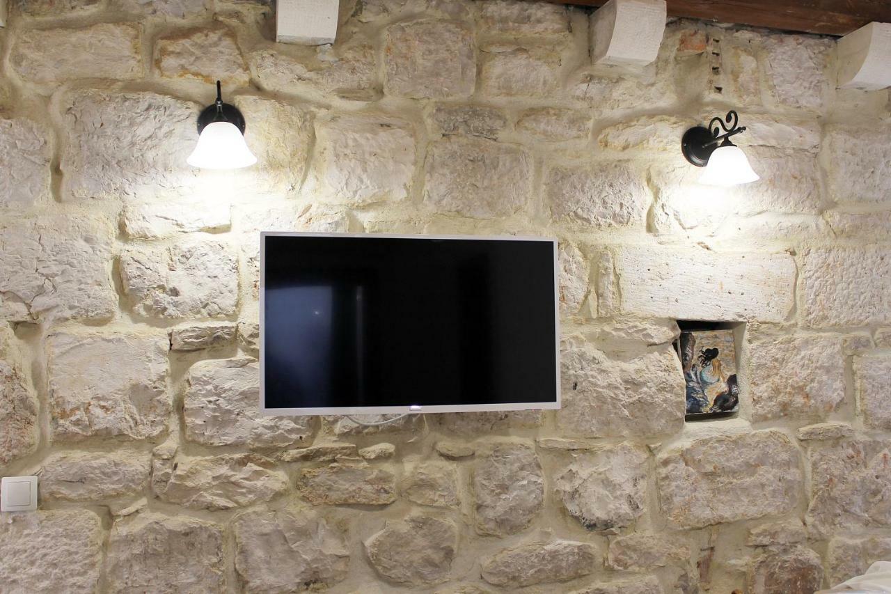 Apartments D&N Βις Εξωτερικό φωτογραφία