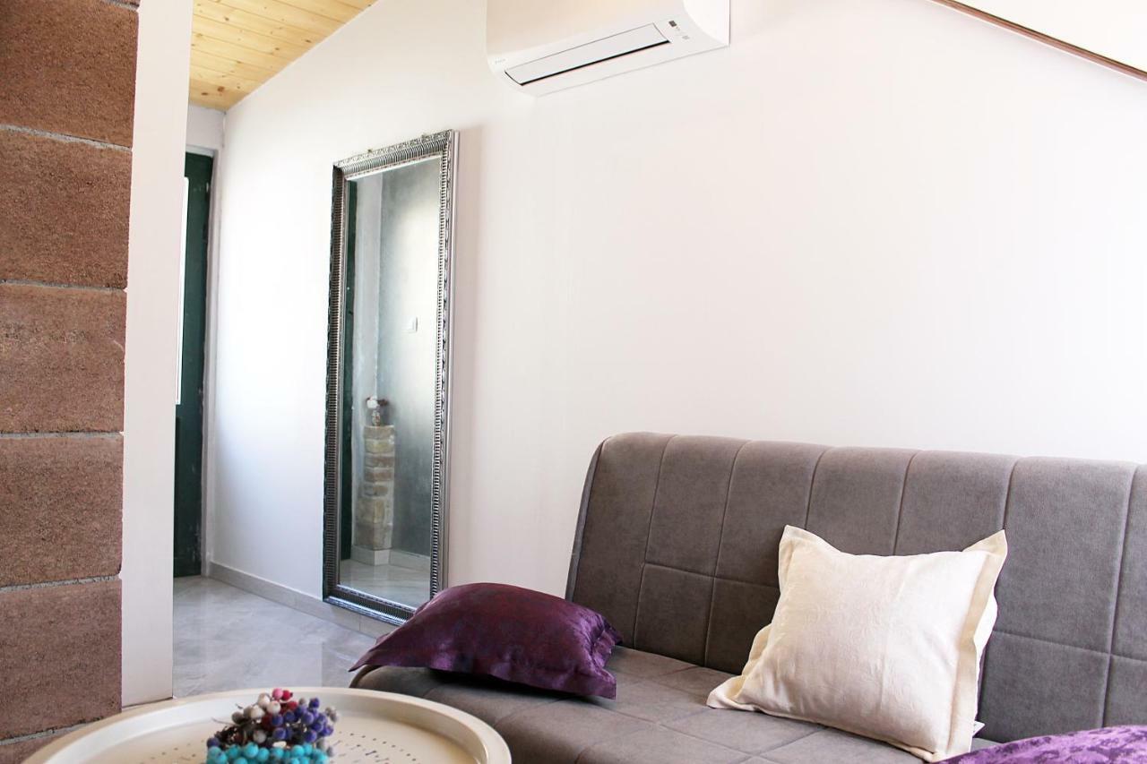 Apartments D&N Βις Εξωτερικό φωτογραφία