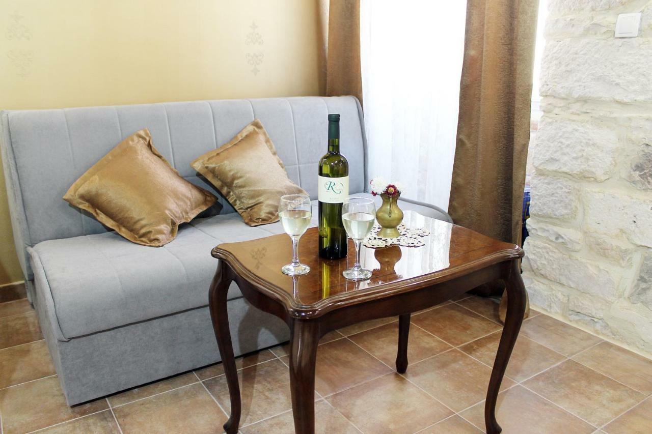 Apartments D&N Βις Εξωτερικό φωτογραφία