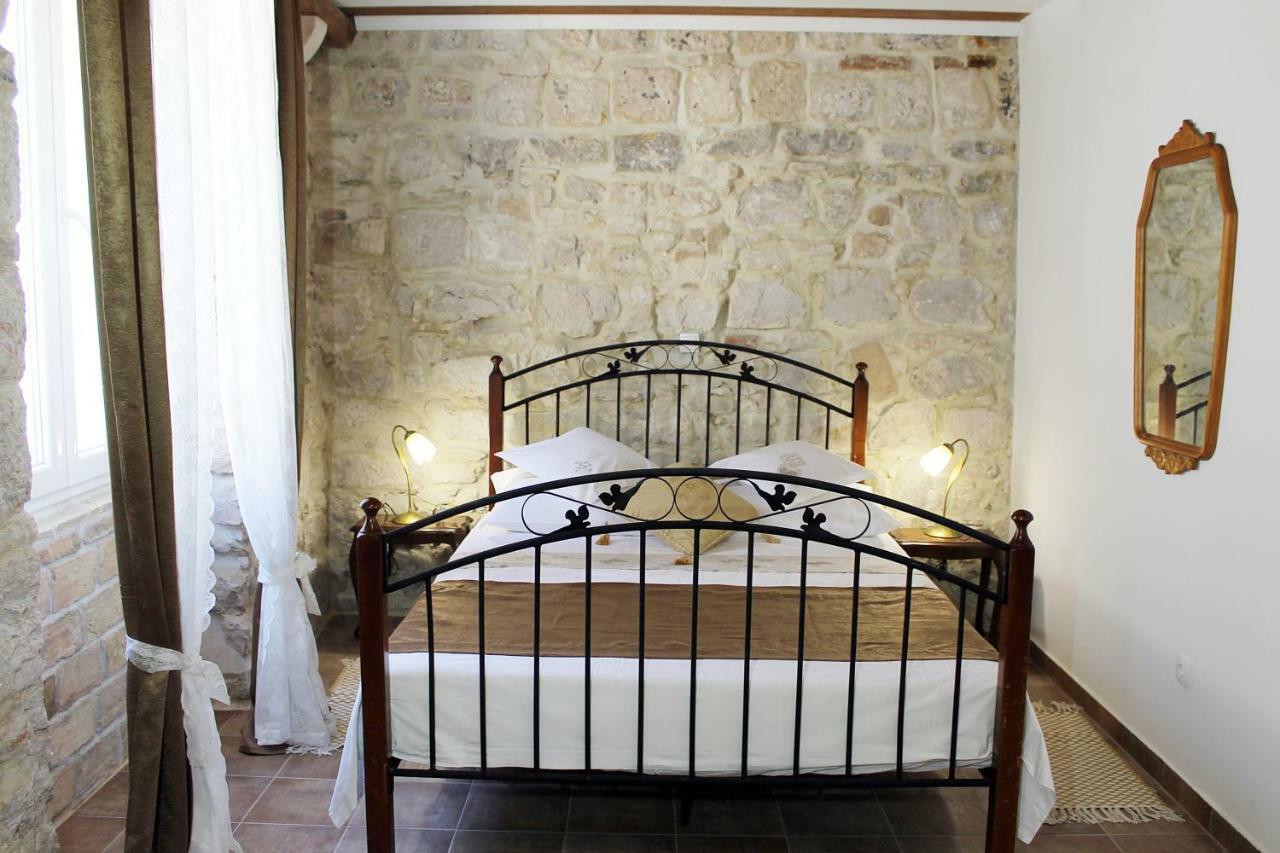 Apartments D&N Βις Εξωτερικό φωτογραφία