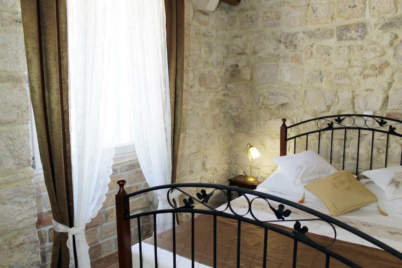 Apartments D&N Βις Εξωτερικό φωτογραφία