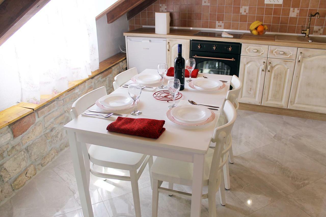 Apartments D&N Βις Εξωτερικό φωτογραφία