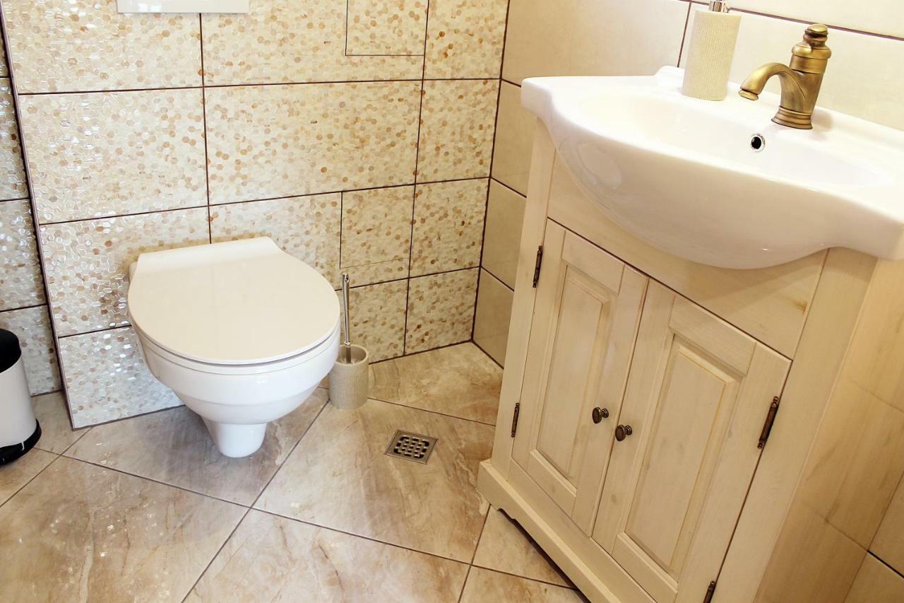Apartments D&N Βις Εξωτερικό φωτογραφία