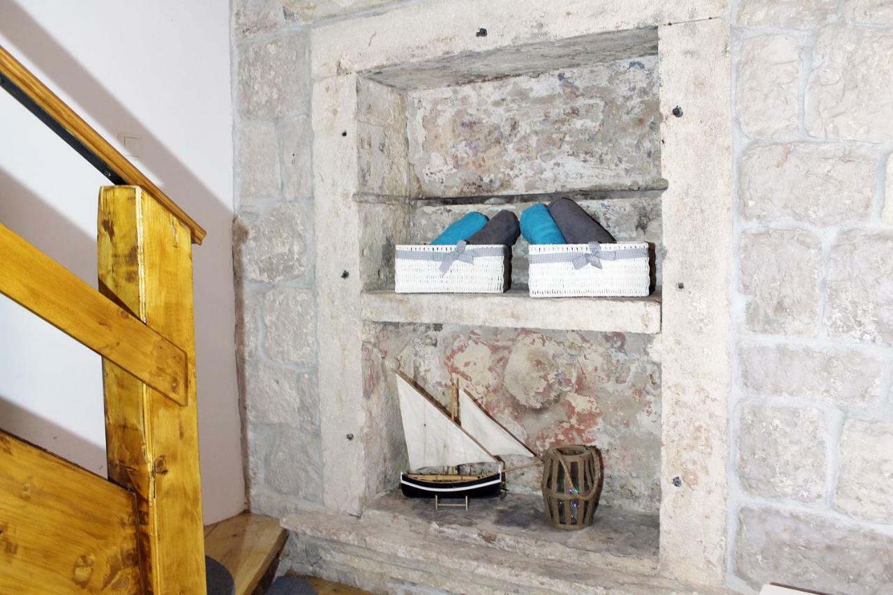 Apartments D&N Βις Εξωτερικό φωτογραφία