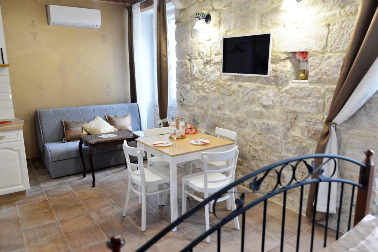 Apartments D&N Βις Εξωτερικό φωτογραφία