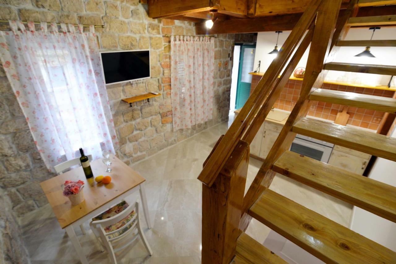 Apartments D&N Βις Εξωτερικό φωτογραφία