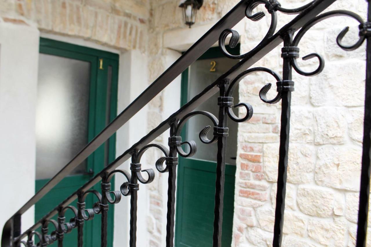 Apartments D&N Βις Εξωτερικό φωτογραφία
