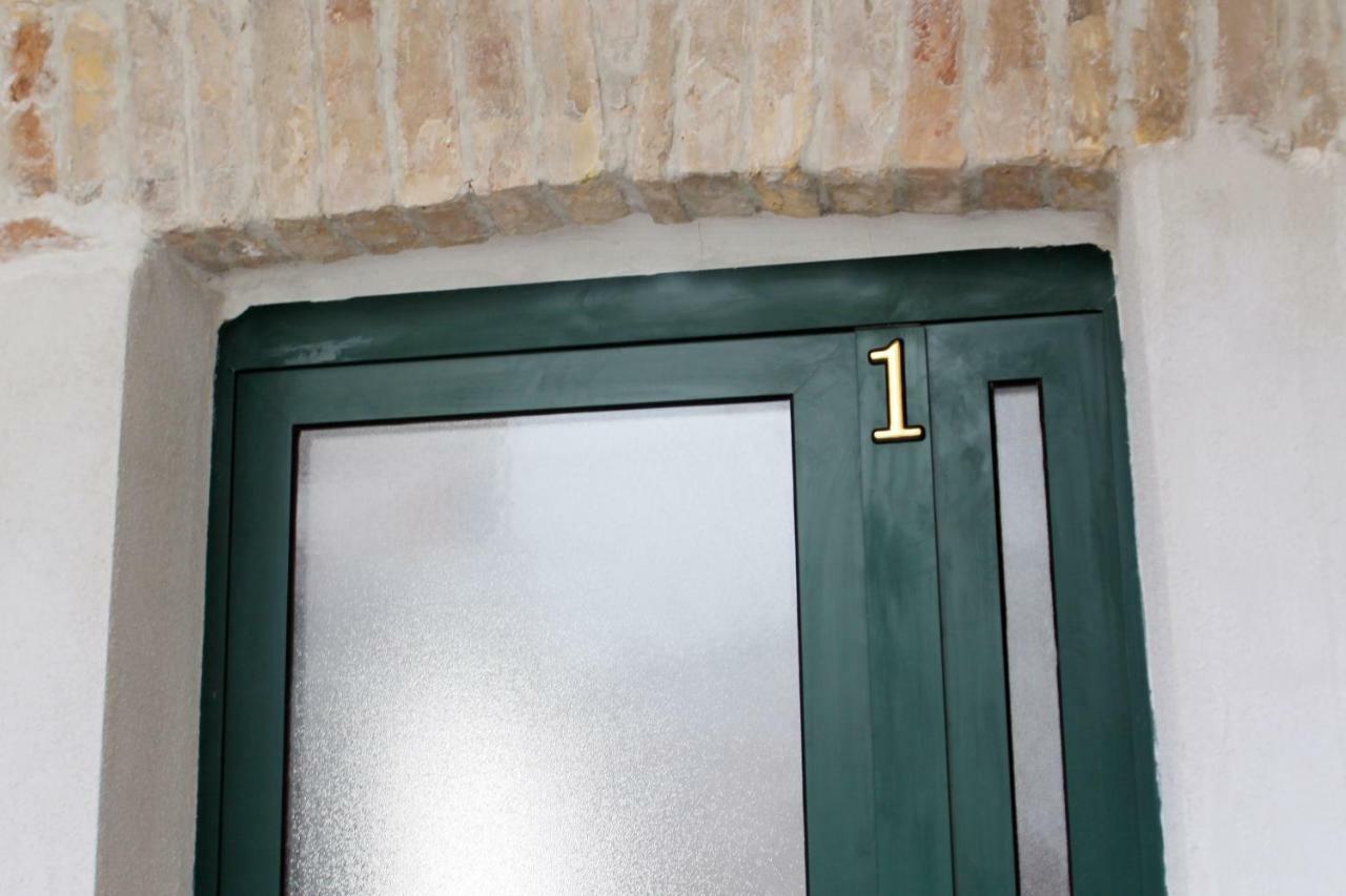 Apartments D&N Βις Εξωτερικό φωτογραφία